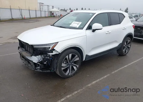 2023 Volvo Xc40 B5 Ultimate Bright Theme z USA, uszkodzony, nr VIN YV4L12UA4P2075207